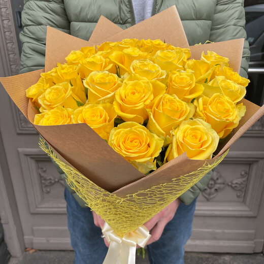 Dzeltenu rožu pu&scaron;ķis