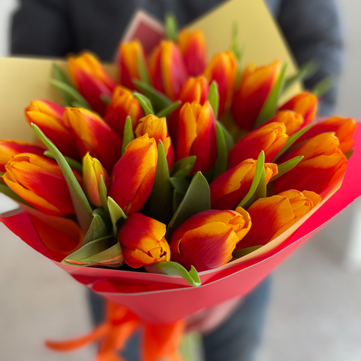 Oranžu tulpju pu&scaron;ķis