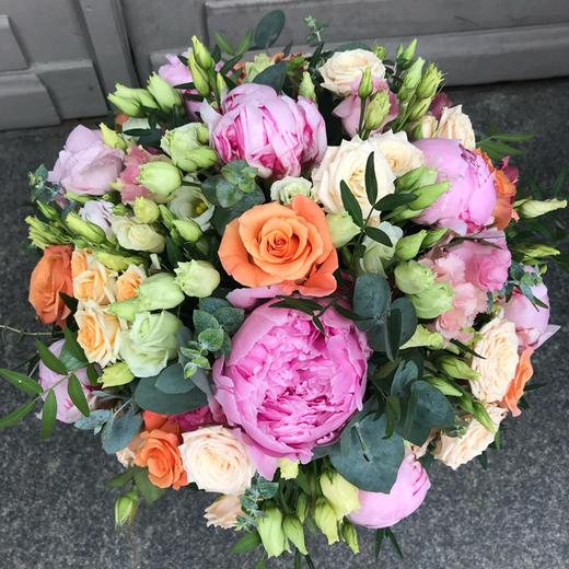 Ko&scaron;a peoniju kompozīcija