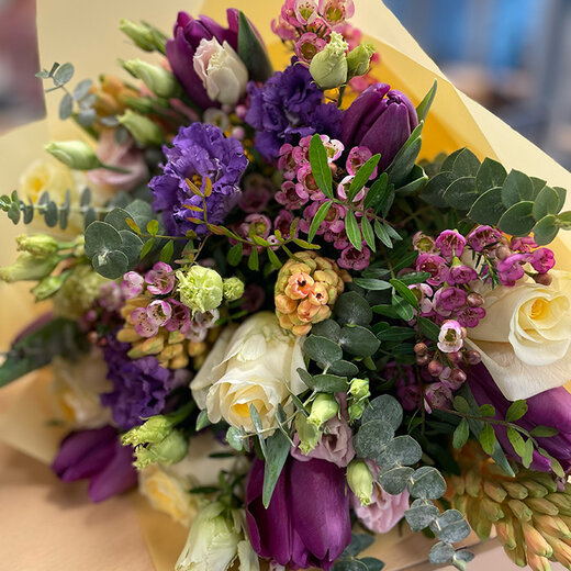 Ziedu pu&scaron;ķis "Uzticies floristam" 