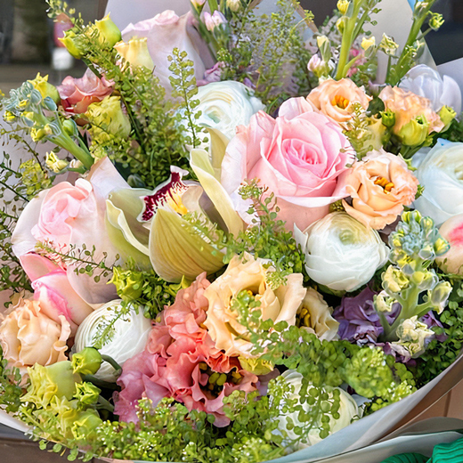 Ziedu pu&scaron;ķis Vasaras Mirdzums