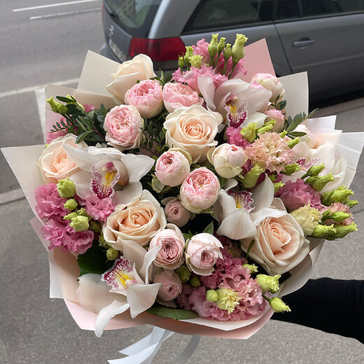 Ziedu pu&scaron;ķis pasteļtoņos Maigums