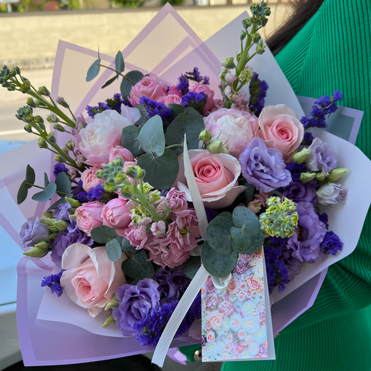 Ziedu pu&scaron;ķis Vasaras Krā&scaron;ņums