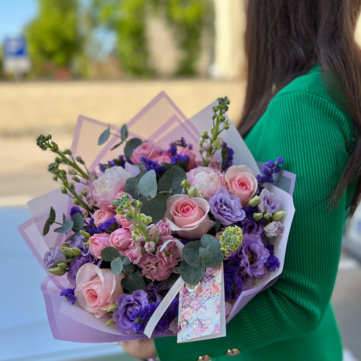 Ziedu pu&scaron;ķis Vasaras Krā&scaron;ņums