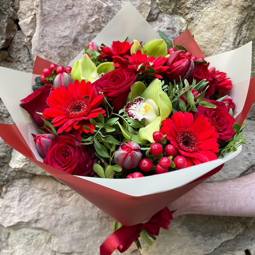 Pavasara pu&scaron;ķis, tulpes, rozes, gerberas