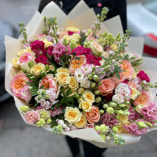 Ziedu pu&scaron;ķis ko&scaron;ās krāsās