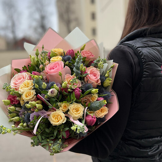 Ziedu pu&scaron;ķis pavasara maģija