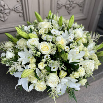 Ziedu grozs baltais sapnis