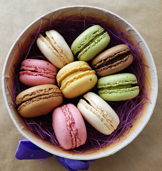 Macarons cepumi  kārbiņā