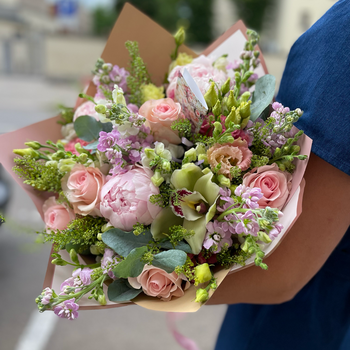 Ziedu pu&scaron;ķis Vasaras Mirdzums