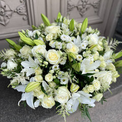 Ziedu grozs baltais sapnis