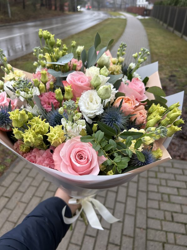 Ziedu pu&scaron;ķis ar piegādi Rīgā - Rīgas Ziedi